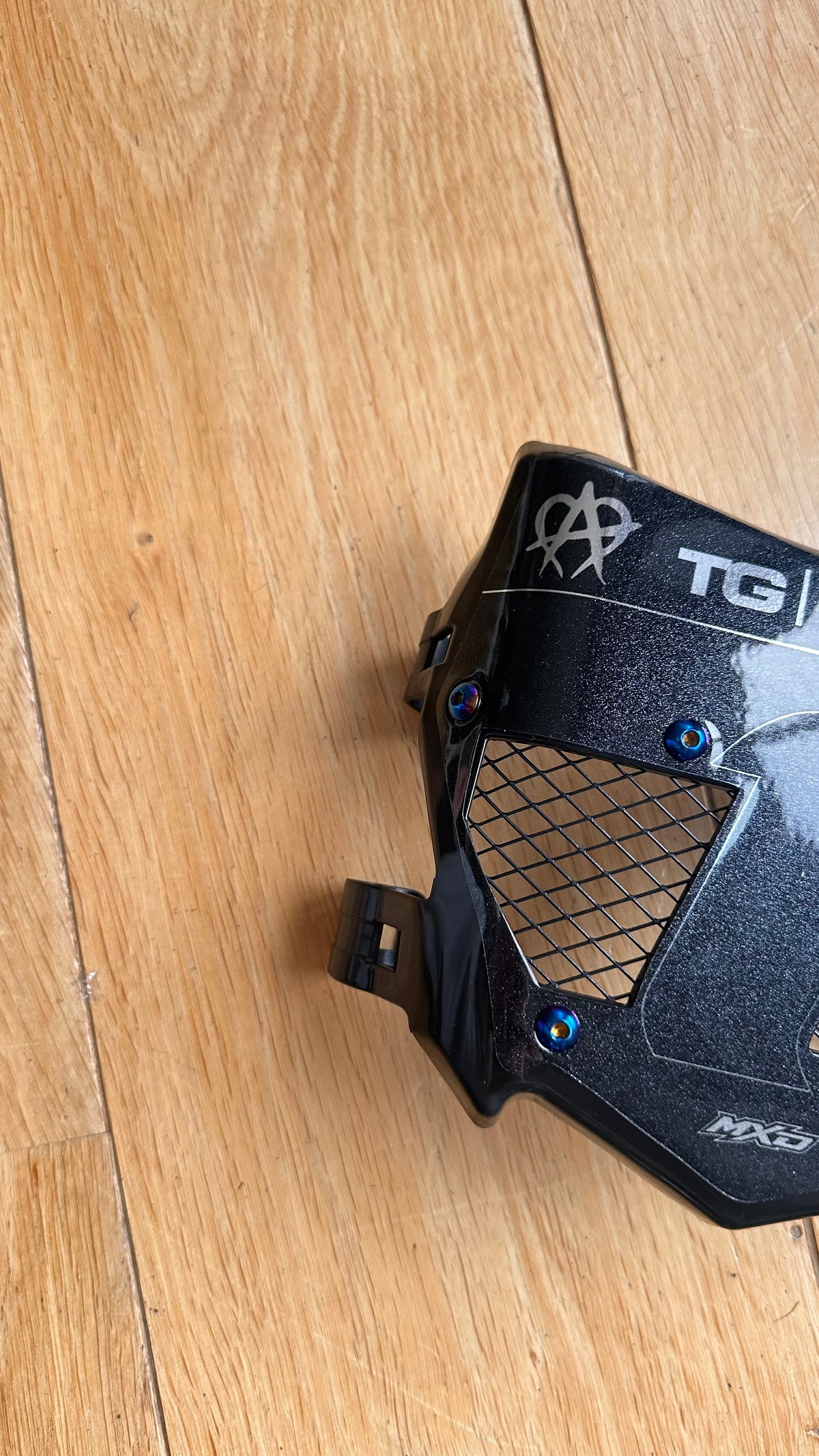Black Titanium Vented Plate – mxdecals.eu